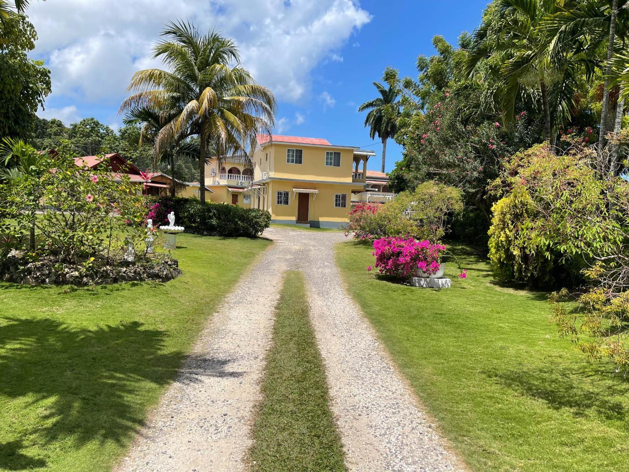 Little Shaw Park Guest House 奥乔里奥斯 外观 照片