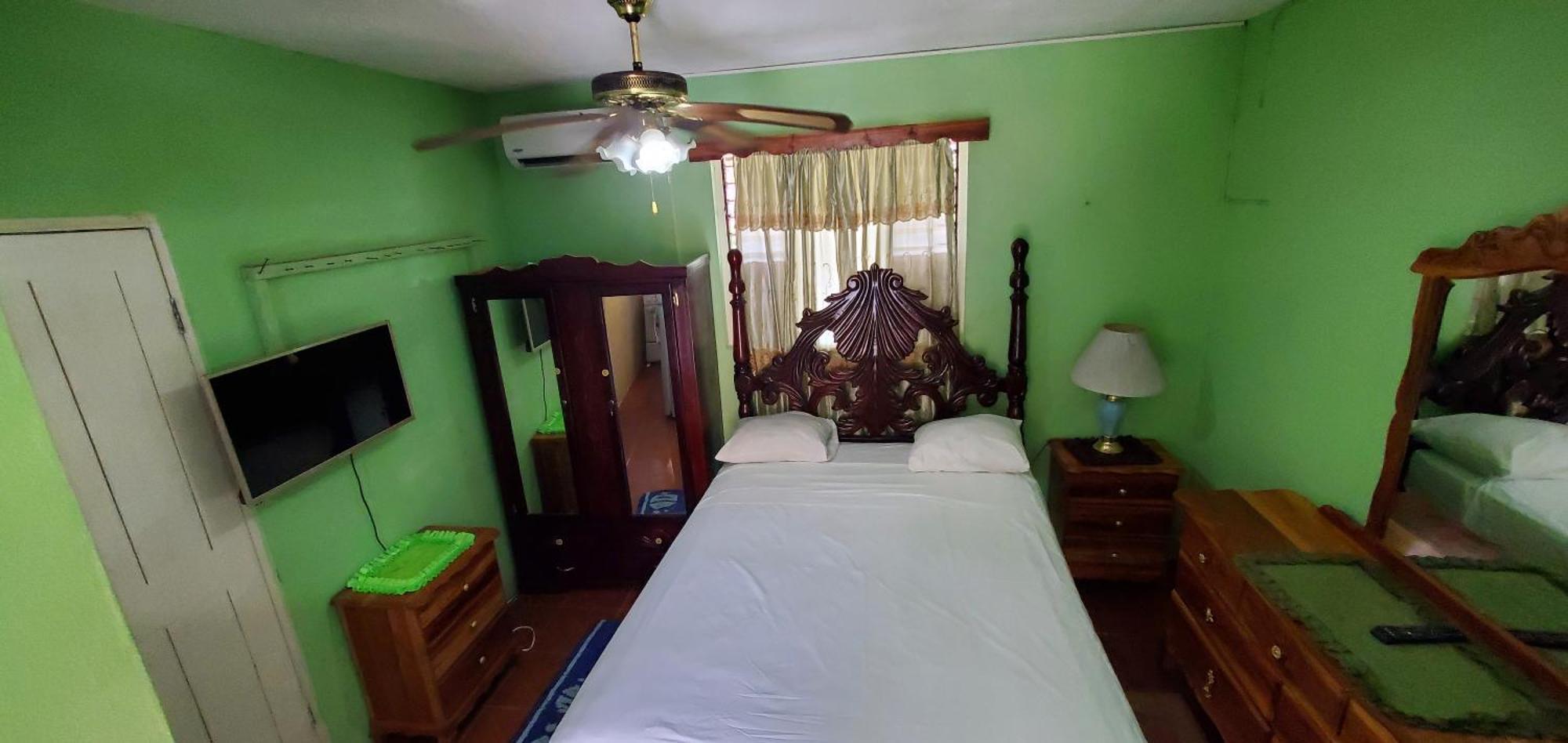 Little Shaw Park Guest House 奥乔里奥斯 外观 照片