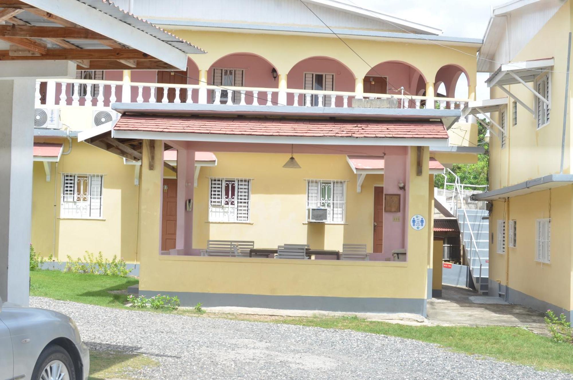 Little Shaw Park Guest House 奥乔里奥斯 外观 照片